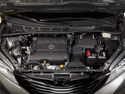 2013 Toyota Sienna SE 8 Passenger