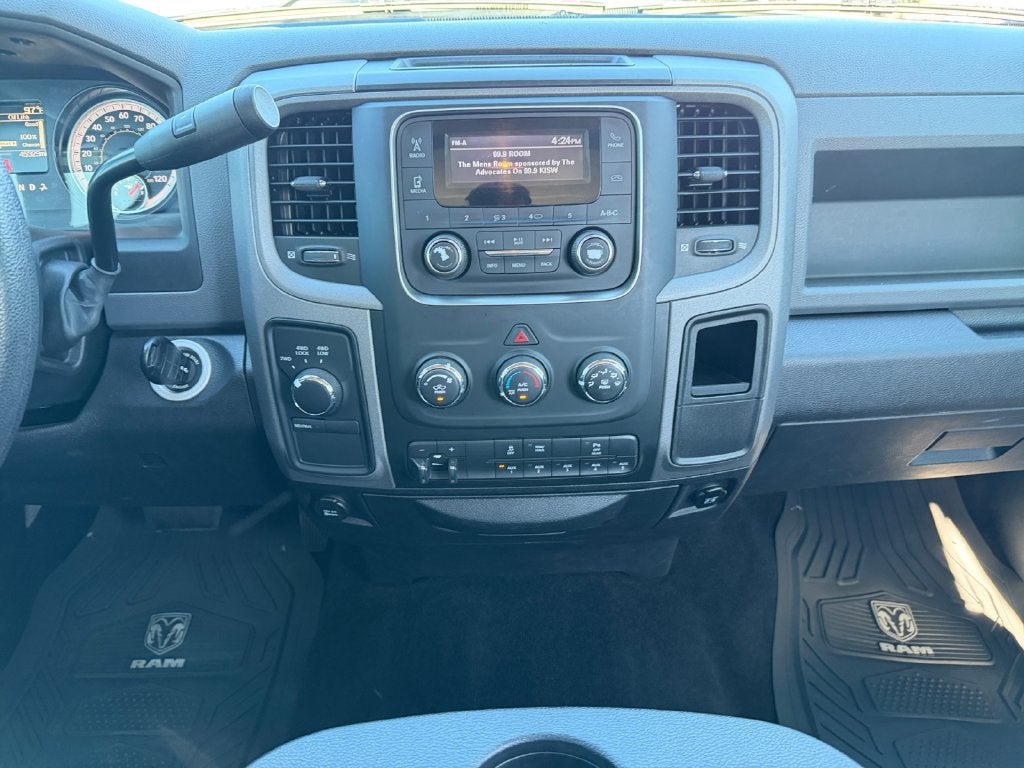 2017 RAM 2500 Tradesman Crew Cab 4x4 6'4" Box