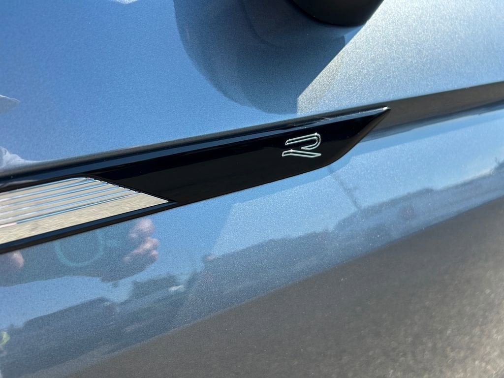 2022 Volkswagen Tiguan SEL R-Line