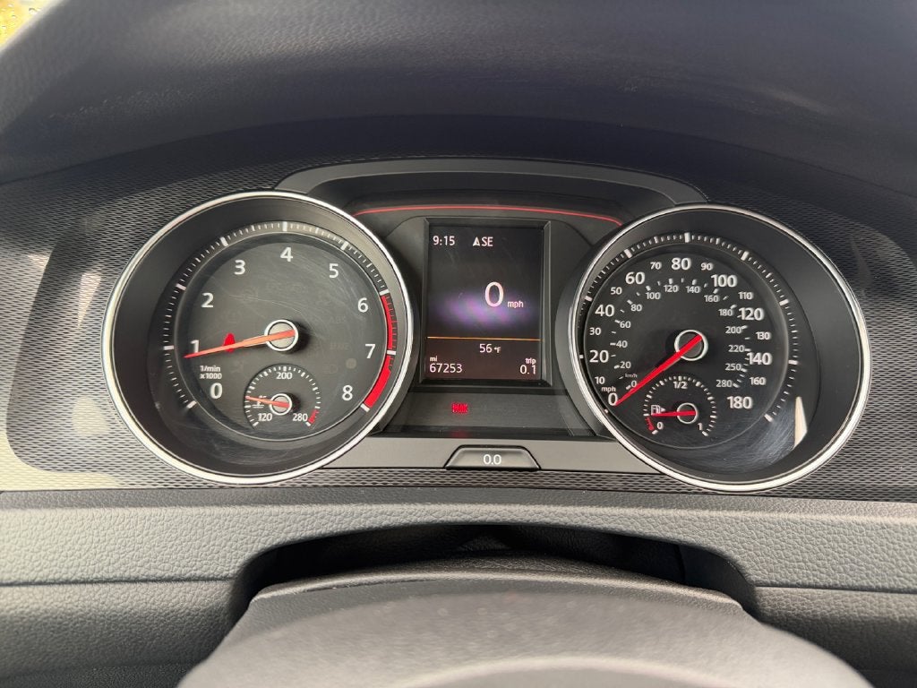 2015 Volkswagen Golf GTI 2.0T SE 4-Door