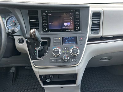 2019 Toyota Sienna XLE Auto Access Seat