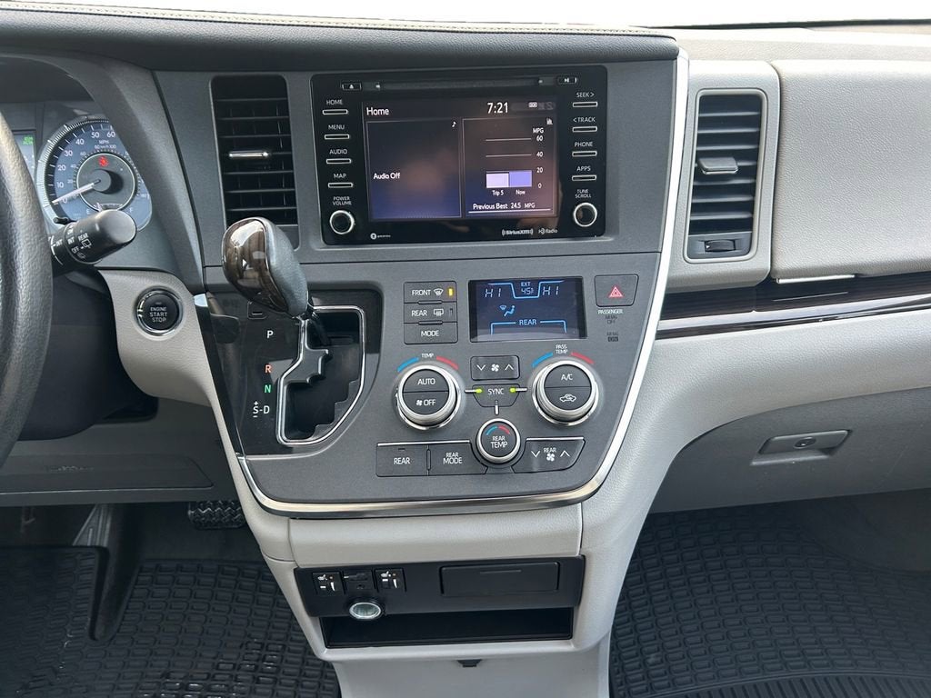 2019 Toyota Sienna XLE Auto Access Seat