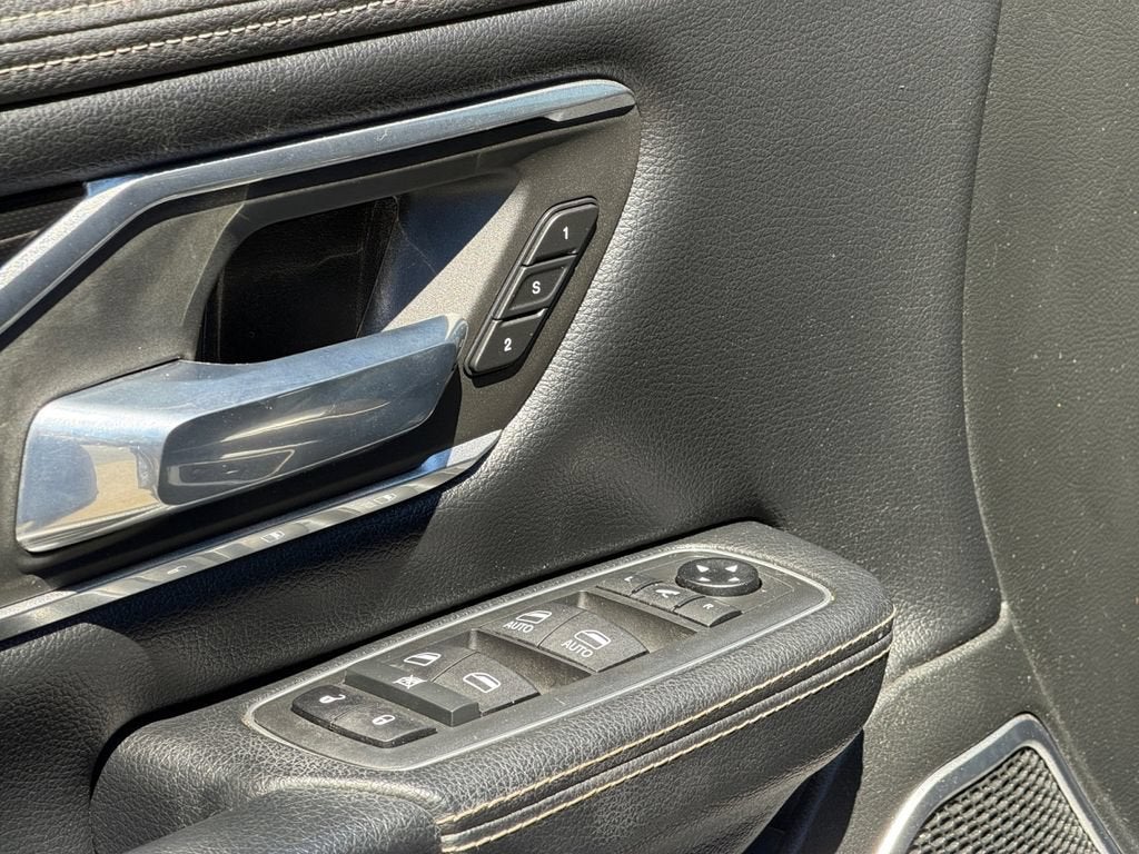 2021 RAM 1500 Laramie Crew Cab 4x4 5'7" Box