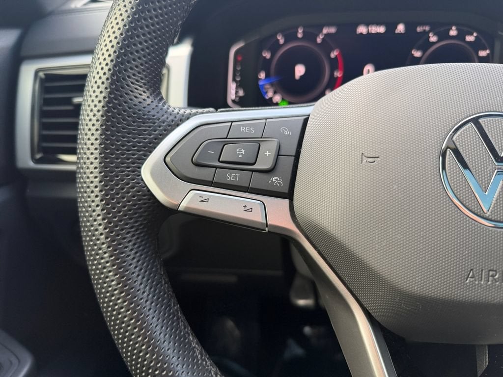 2023 Volkswagen Atlas Cross Sport 3.6L V6 SEL Premium R-Line