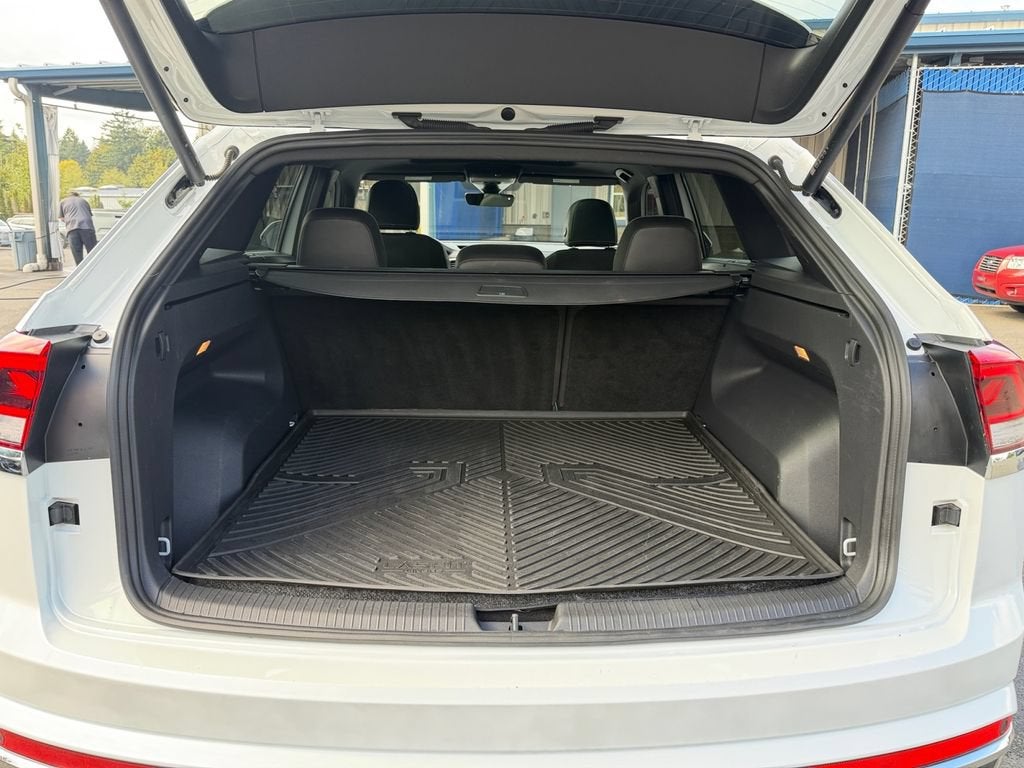 2023 Volkswagen Atlas Cross Sport 3.6L V6 SEL Premium R-Line