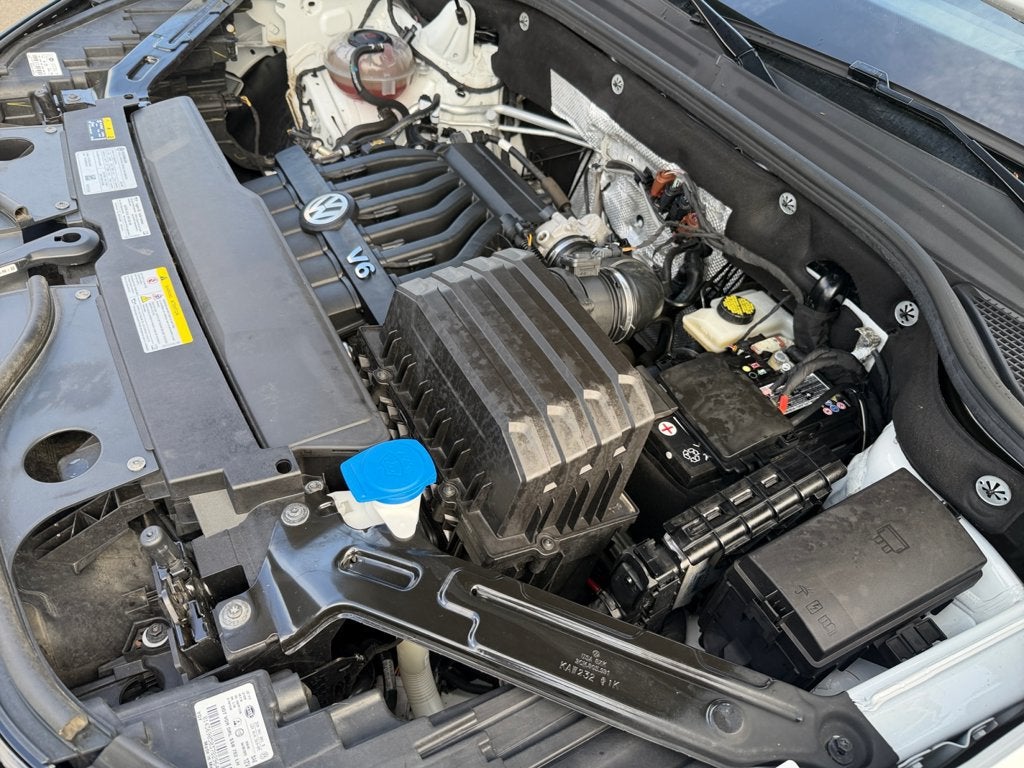 2023 Volkswagen Atlas Cross Sport 3.6L V6 SEL Premium R-Line