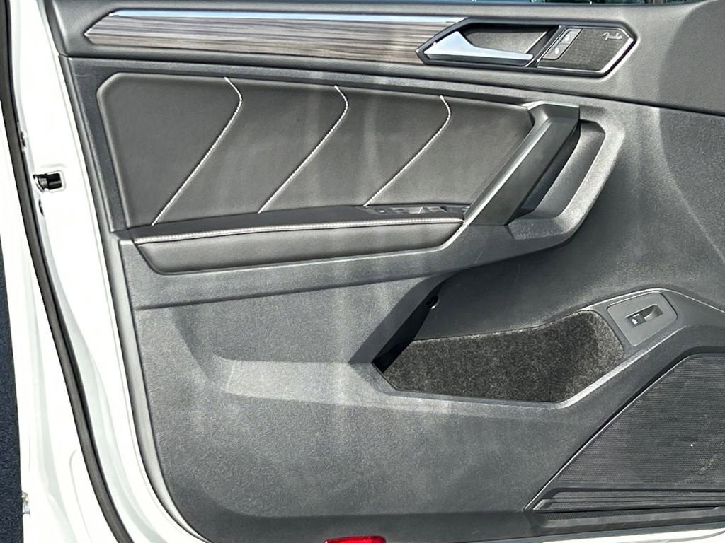 2024 Volkswagen Tiguan SEL R-Line