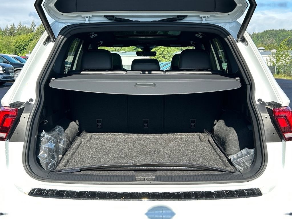2024 Volkswagen Tiguan SEL R-Line