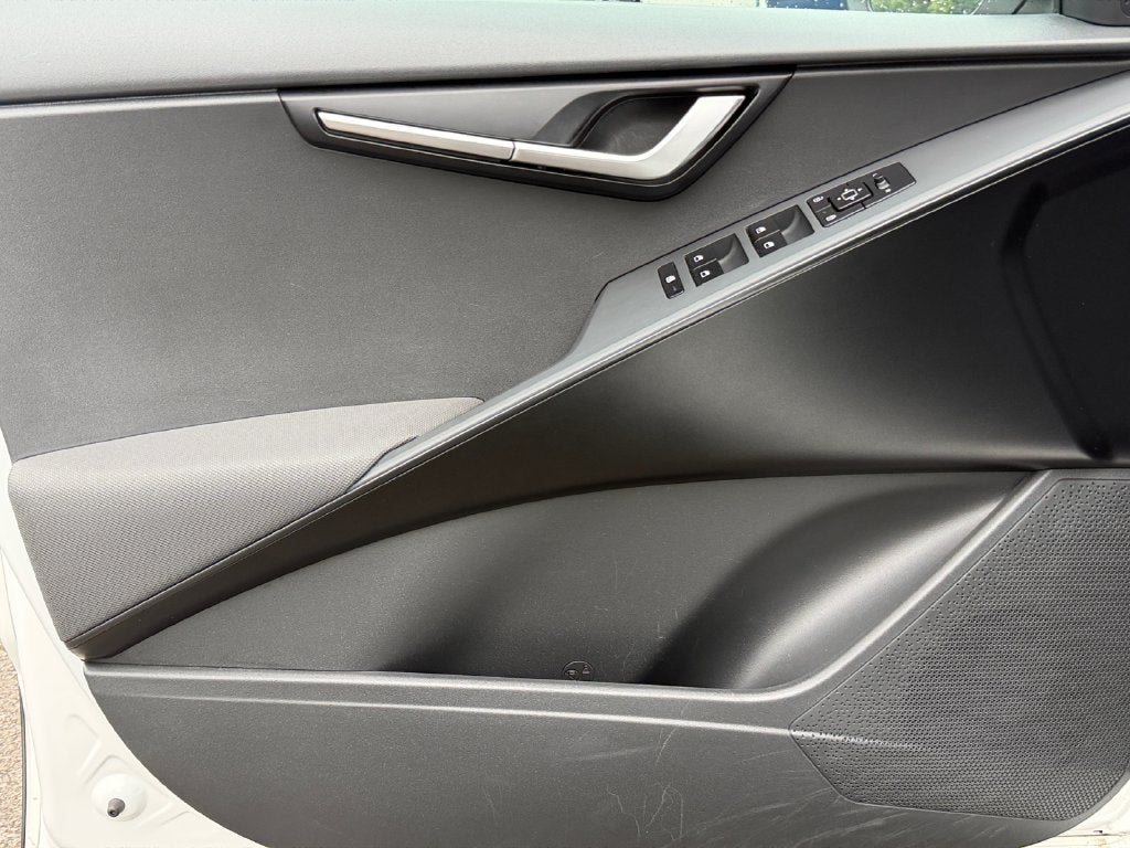 2025 Kia Niro LX