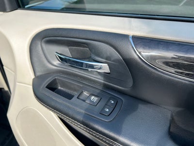 2016 Chrysler Town & Country Touring