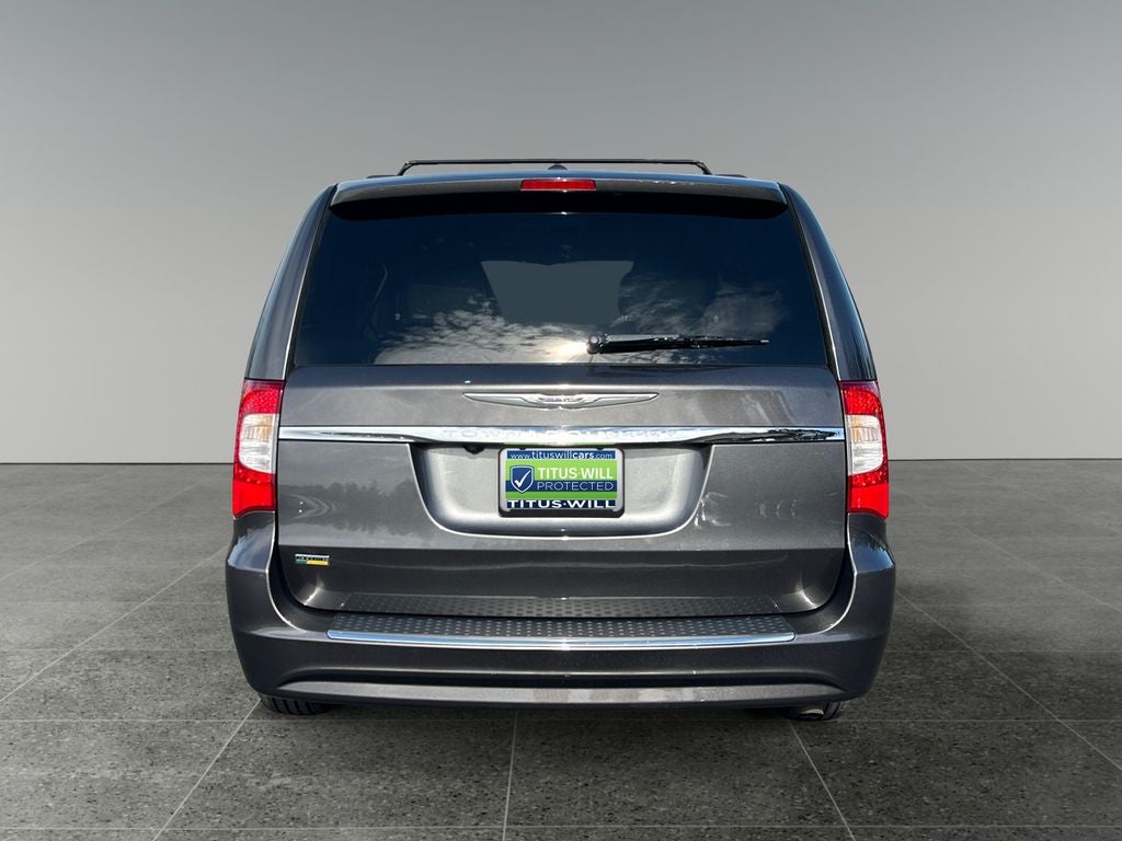2016 Chrysler Town & Country Touring