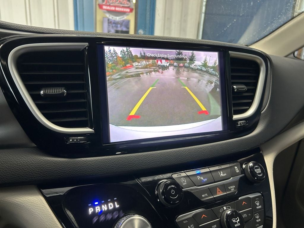 2021 Chrysler Pacifica Touring L