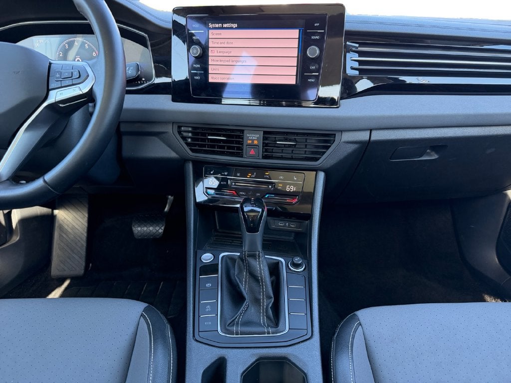 2025 Volkswagen Jetta 1.5T SE
