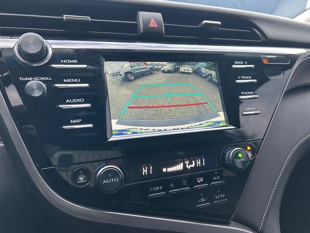 2019 Toyota Camry Hybrid SE