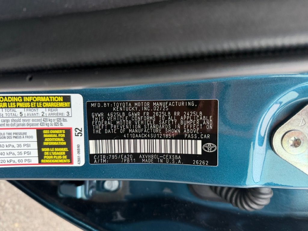 2025 Toyota Camry SE