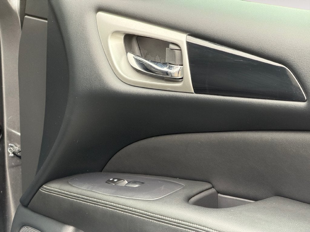 2020 Nissan Pathfinder S