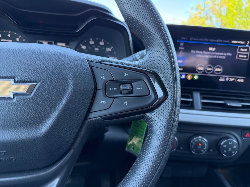 2025 Chevrolet Trax LS