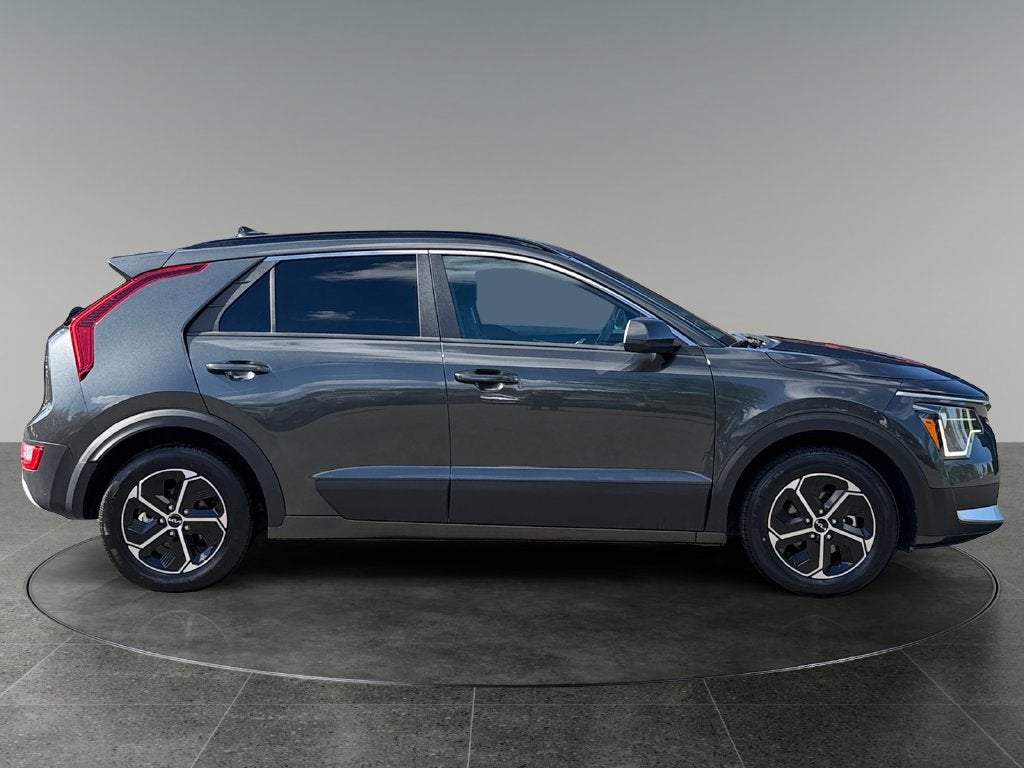 2025 Kia Niro LX
