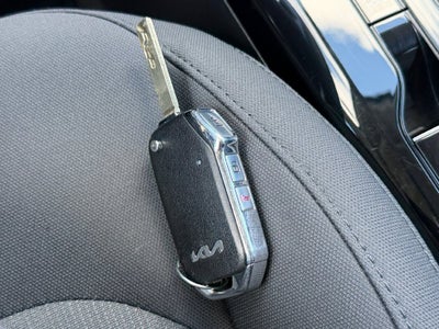 2025 Kia Niro LX
