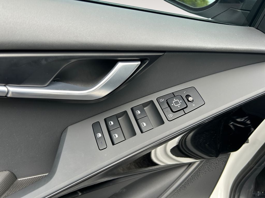 2023 Kia Niro Plug-In Hybrid EX