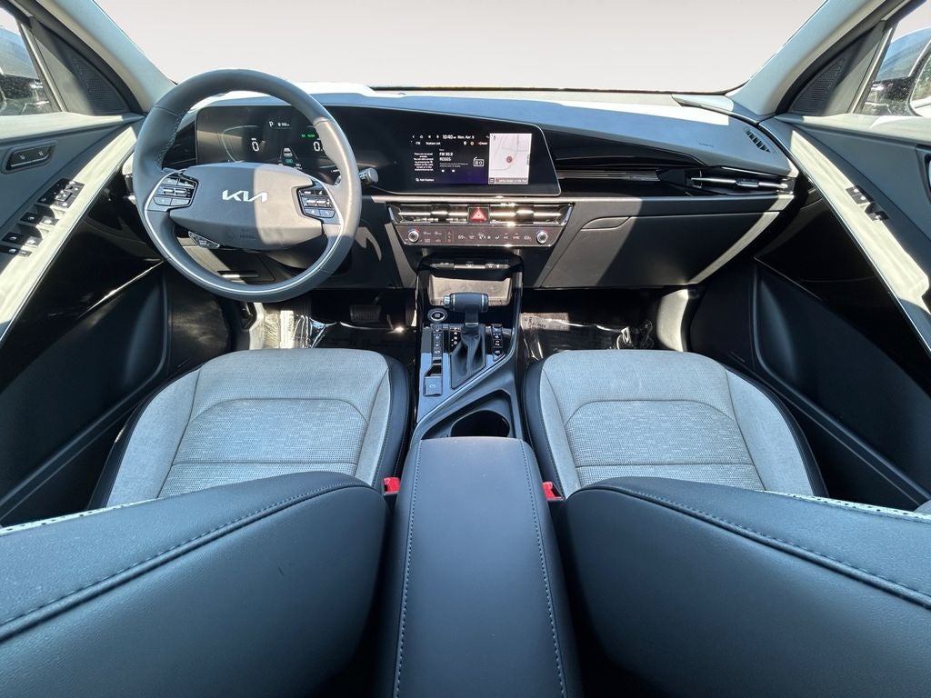 2024 Kia Niro SX