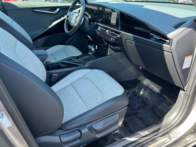 2024 Kia Niro SX