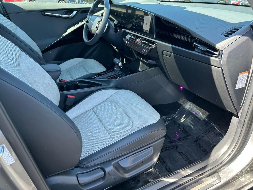 2024 Kia Niro SX