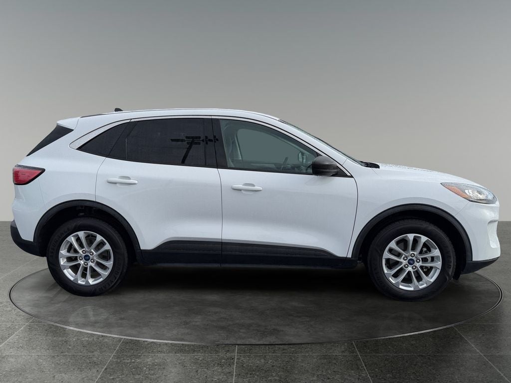 2022 Ford Escape Hybrid SE