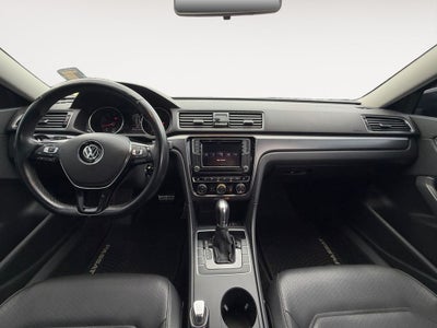 2018 Volkswagen Passat 2.0T R-Line