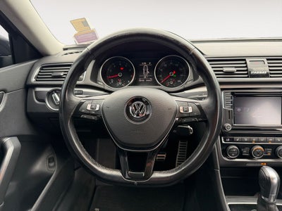 2018 Volkswagen Passat 2.0T R-Line