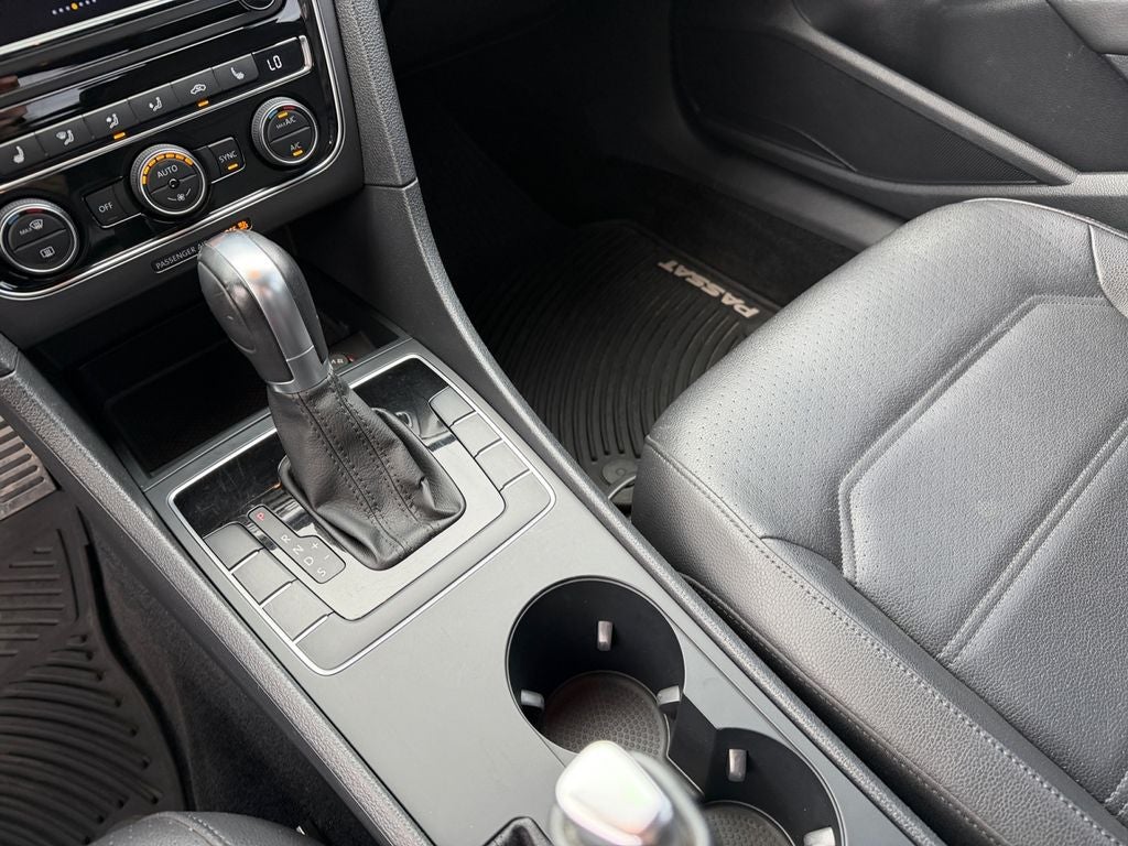 2018 Volkswagen Passat 2.0T R-Line