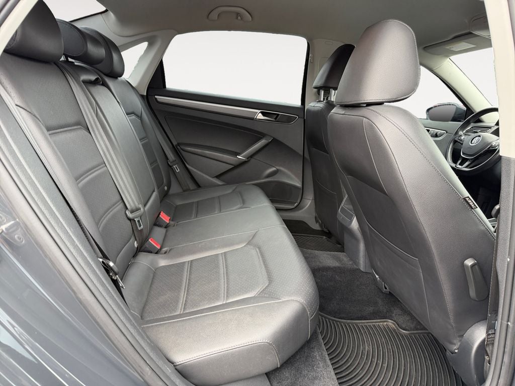 2018 Volkswagen Passat 2.0T R-Line