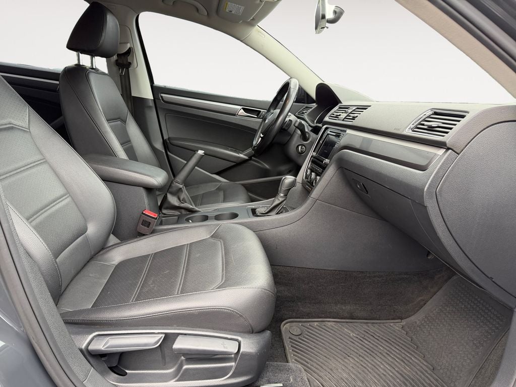 2018 Volkswagen Passat 2.0T R-Line