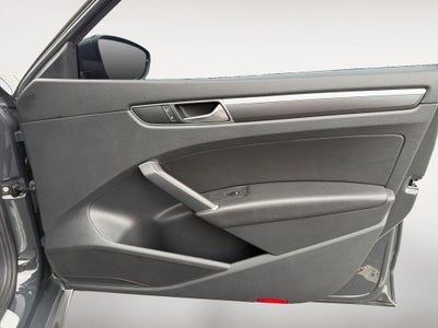 2018 Volkswagen Passat 2.0T R-Line