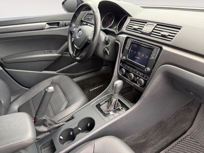 2018 Volkswagen Passat 2.0T R-Line