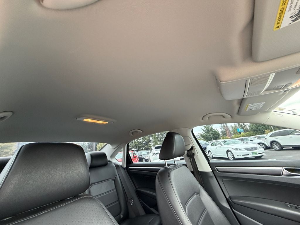 2018 Volkswagen Passat 2.0T R-Line