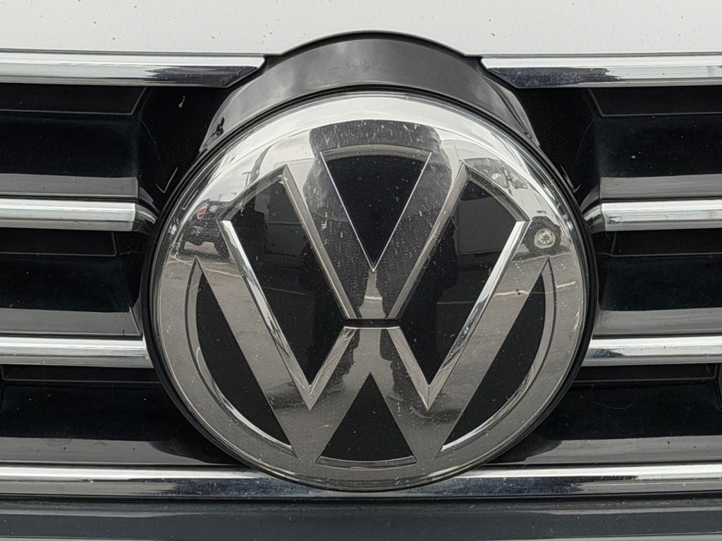 2018 Volkswagen Passat 2.0T R-Line