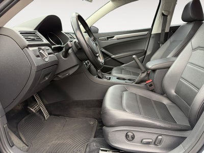 2018 Volkswagen Passat 2.0T R-Line