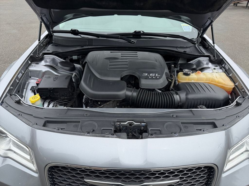 2016 Chrysler 300 C