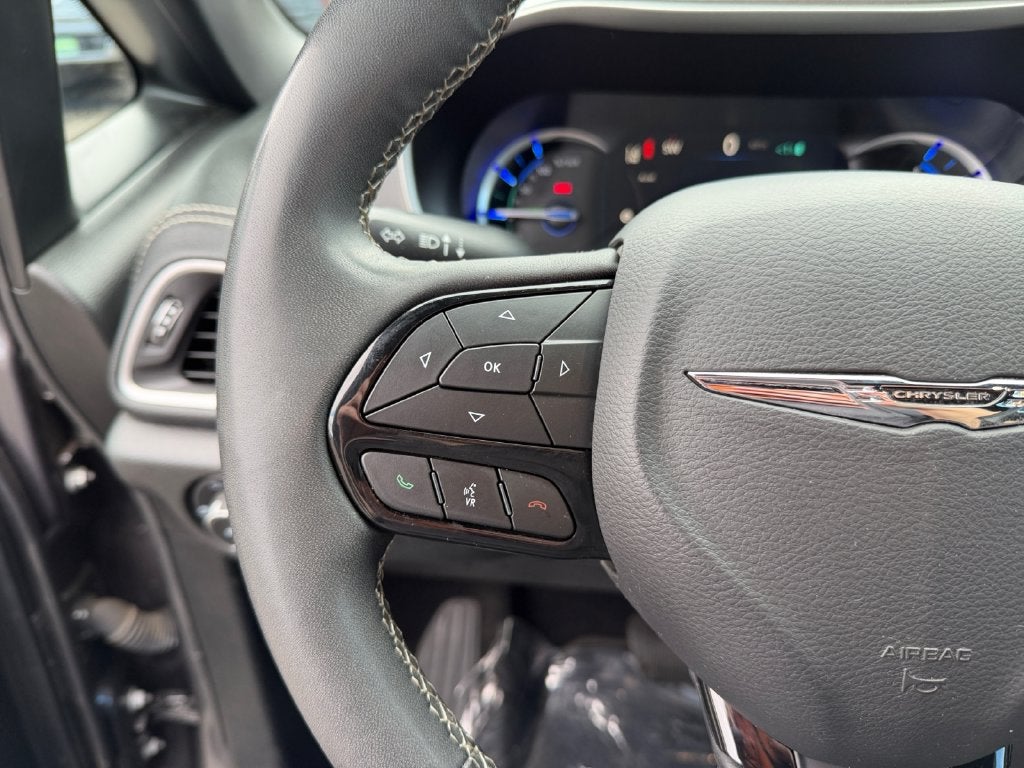 2023 Chrysler Pacifica Hybrid Touring L