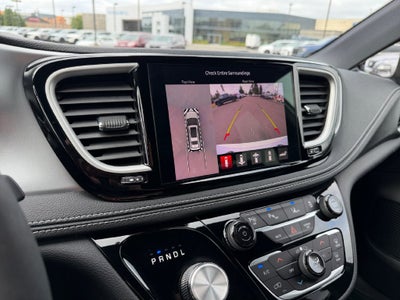 2023 Chrysler Pacifica Hybrid Touring L