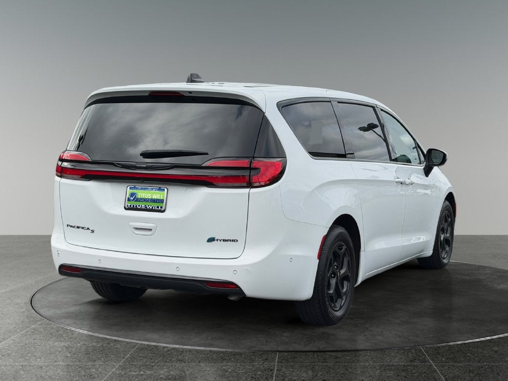 2023 Chrysler Pacifica Hybrid Touring L