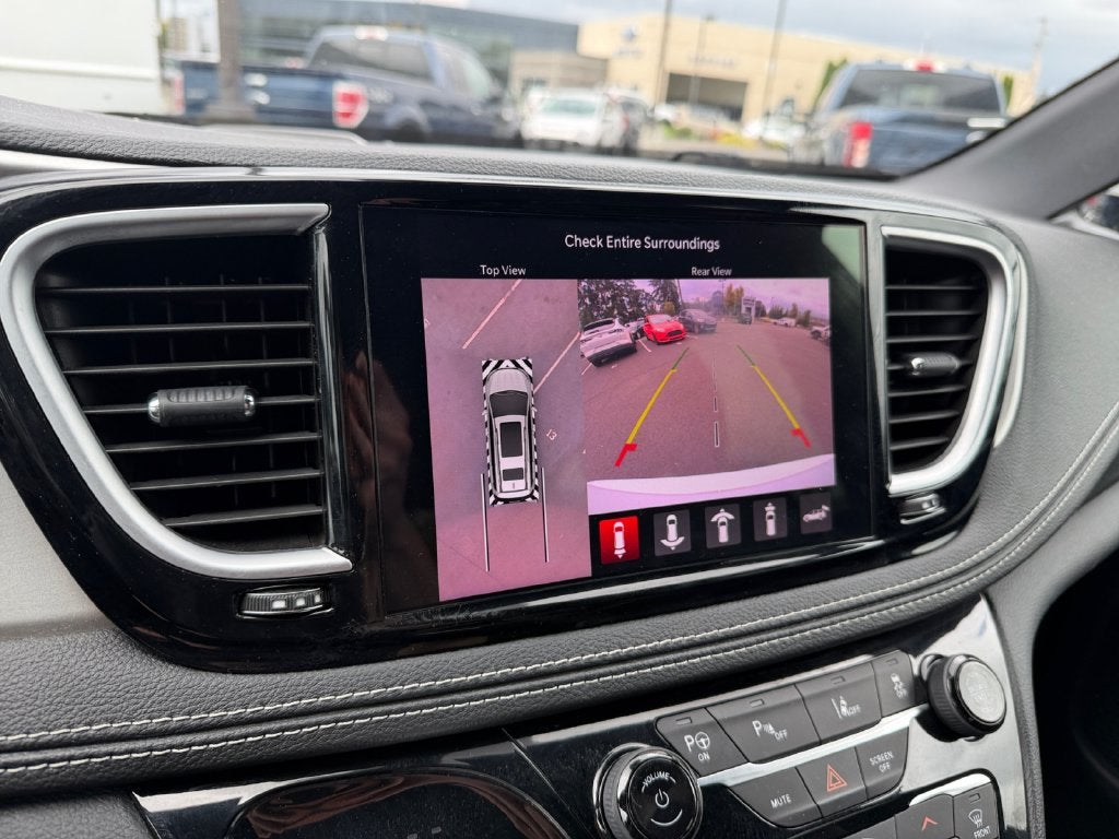 2023 Chrysler Pacifica Hybrid Limited