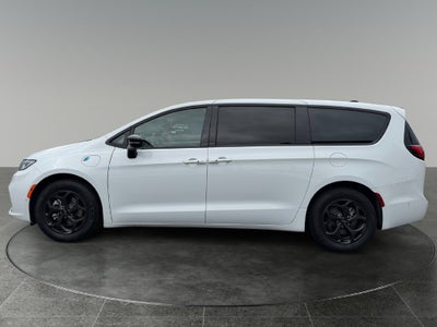 2023 Chrysler Pacifica Hybrid Limited