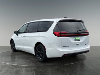 2023 Chrysler Pacifica Hybrid Limited