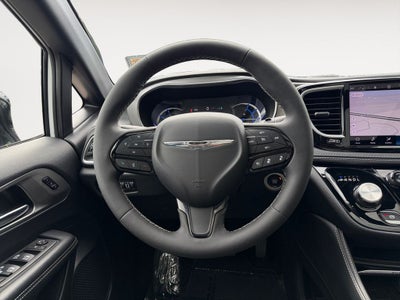 2023 Chrysler Pacifica Hybrid Limited
