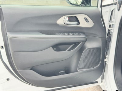 2023 Chrysler Pacifica Hybrid Limited
