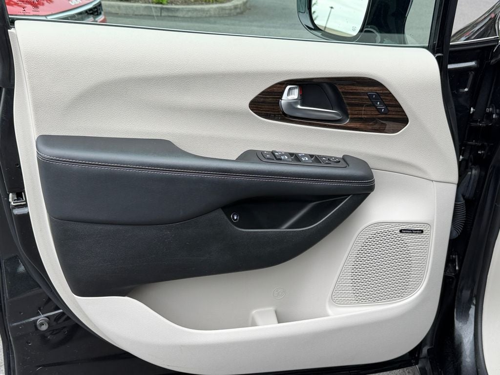 2023 Chrysler Pacifica Hybrid Limited
