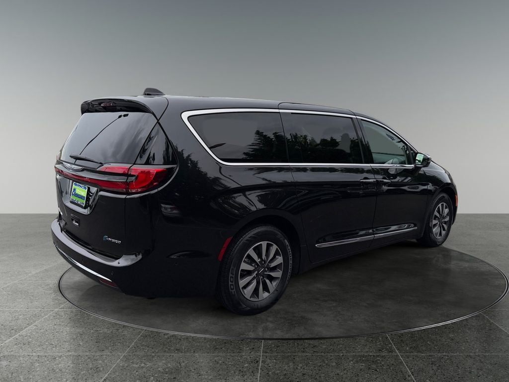 2023 Chrysler Pacifica Hybrid Limited