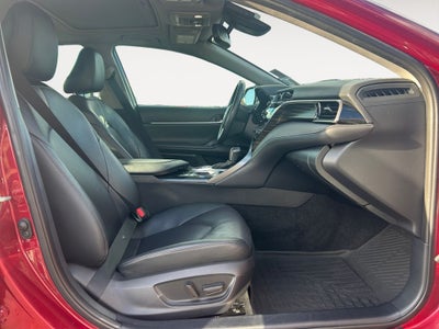 2020 Toyota Camry Hybrid XLE